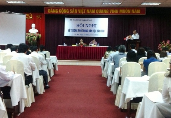 Tăng cường nguồn lực đầu tư cho học sinh dân tộc vùng khó